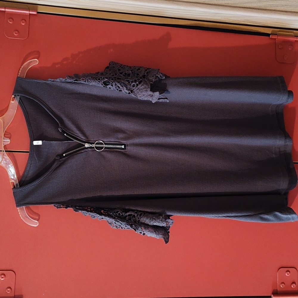 Cold Shoulder Top NWOT